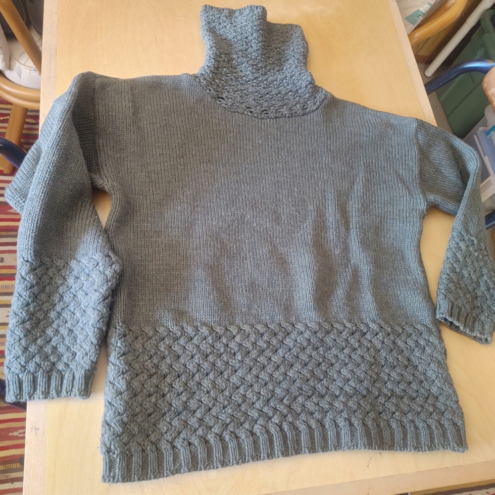 Aran Crafts Gray Cable-Detail Turtleneck Sweater